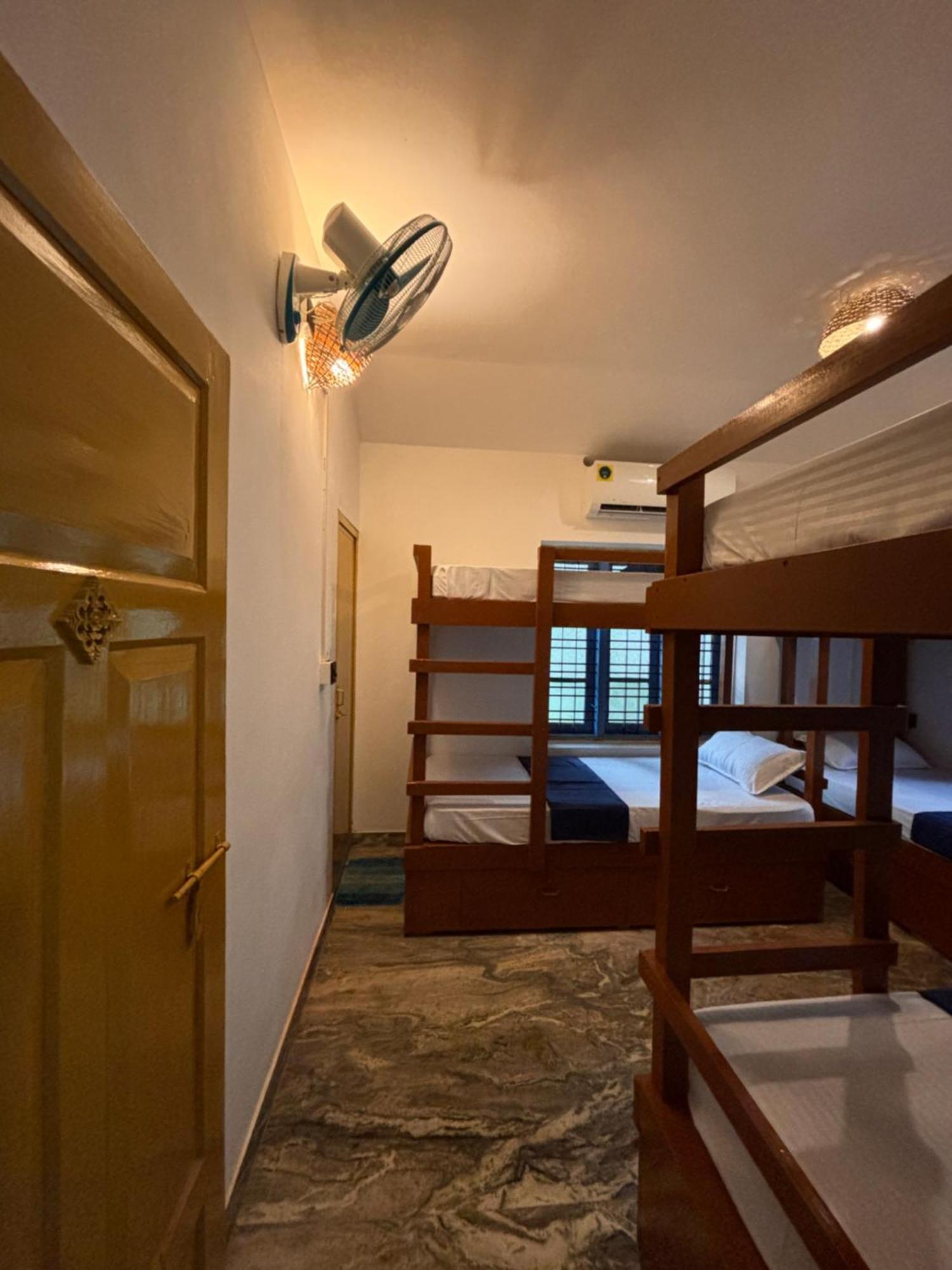 Barefoot Hostels, Varkala Exteriör bild
